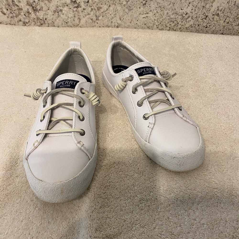 WORN ONCE Sperry Women’s White Leather Casual Sneakers. SZ 7